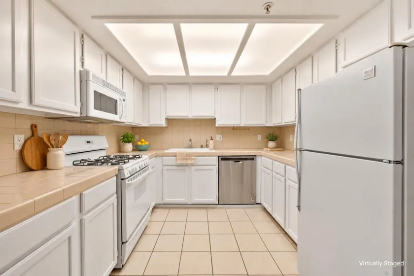 1131 Campbell #212 photo 3