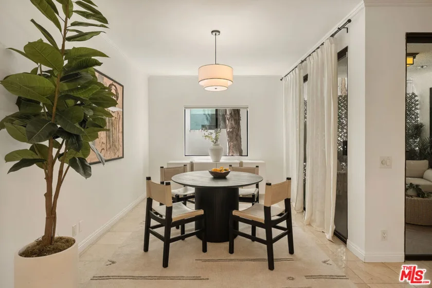 621 S Barrington Avenue #110 photo 10