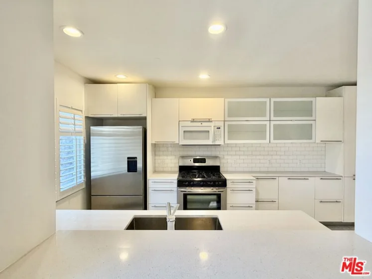 937 5th Street #8 photo 7