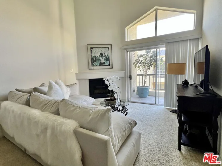 5535 Canoga Avenue #319 photo 3