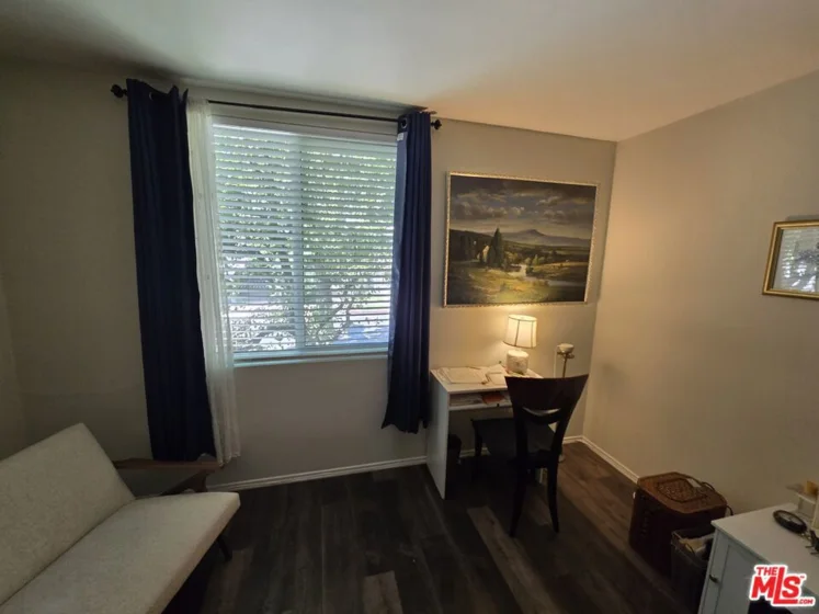 14315 Riverside Drive #105 photo 9