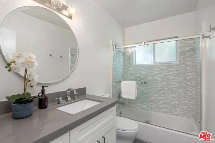 827 Bay Street #5 photo 21
