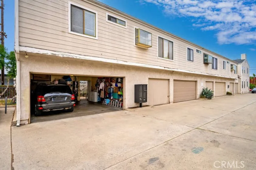 9138 Cerritos Avenue photo 1