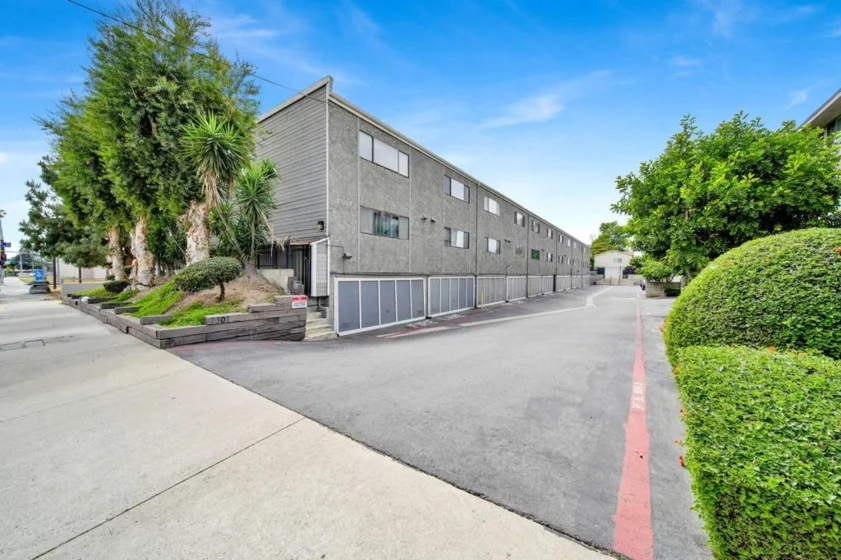 7307 Haskell Avenue #4 photo 21