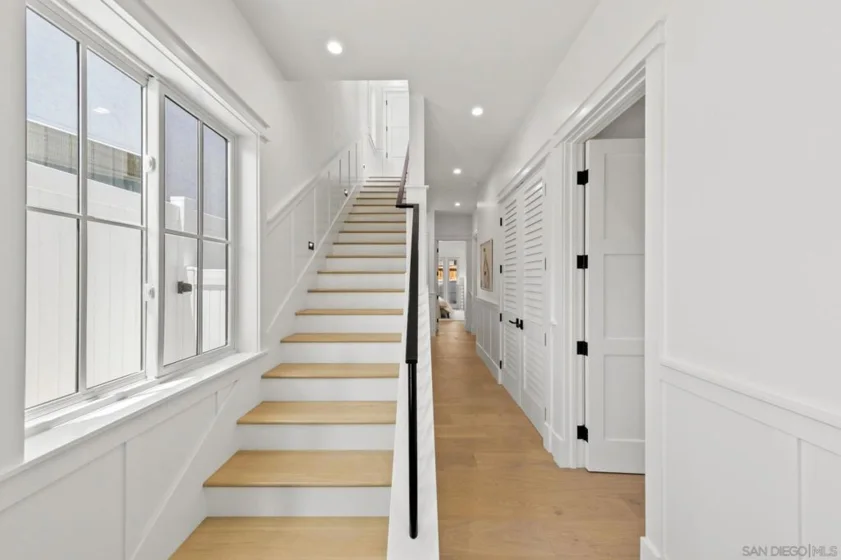 1054 Isabella Avenue photo 3