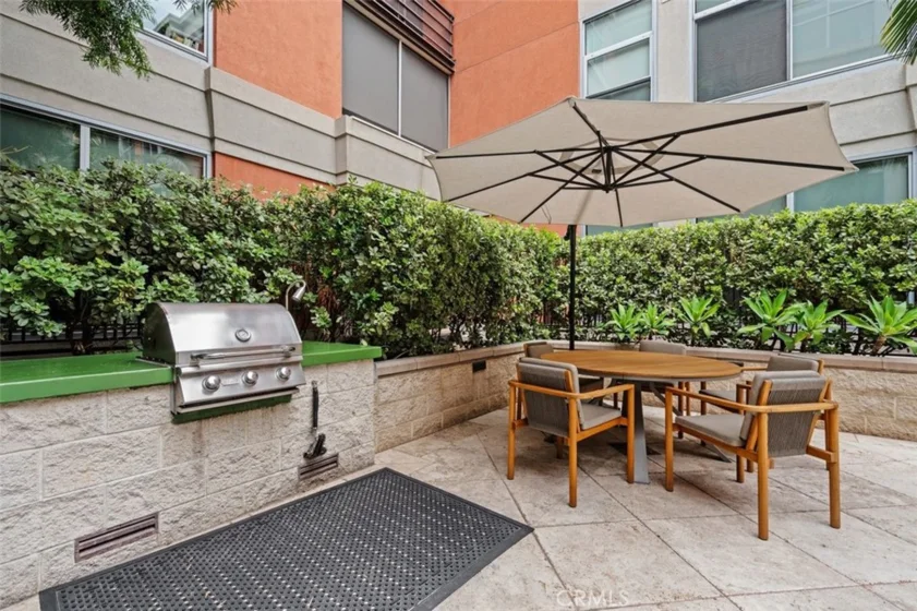 840 E Green #305 photo 20