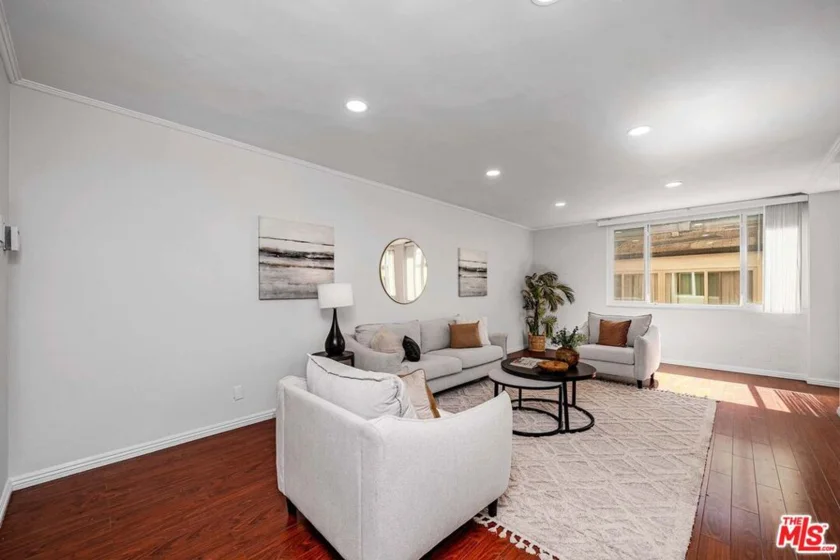 540 Kelton Avenue #105 photo 4