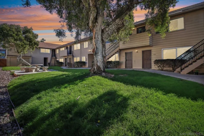 1274 Holly Avenue photo 36