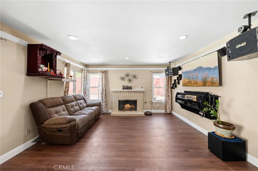 40661 Symeron Way photo 12