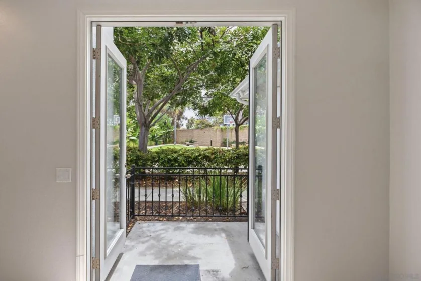 750 Harbor Cliff Way #105 photo 8