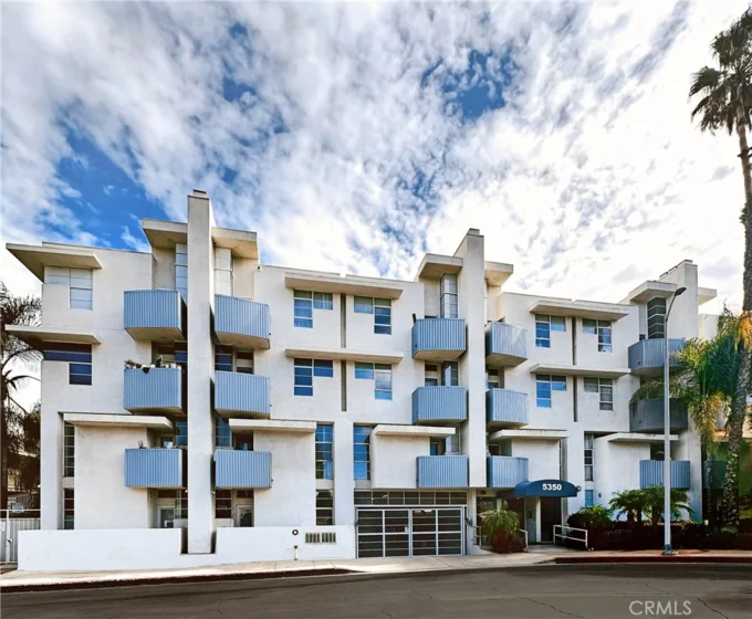 5350 White Oak Avenue #413 photo 1