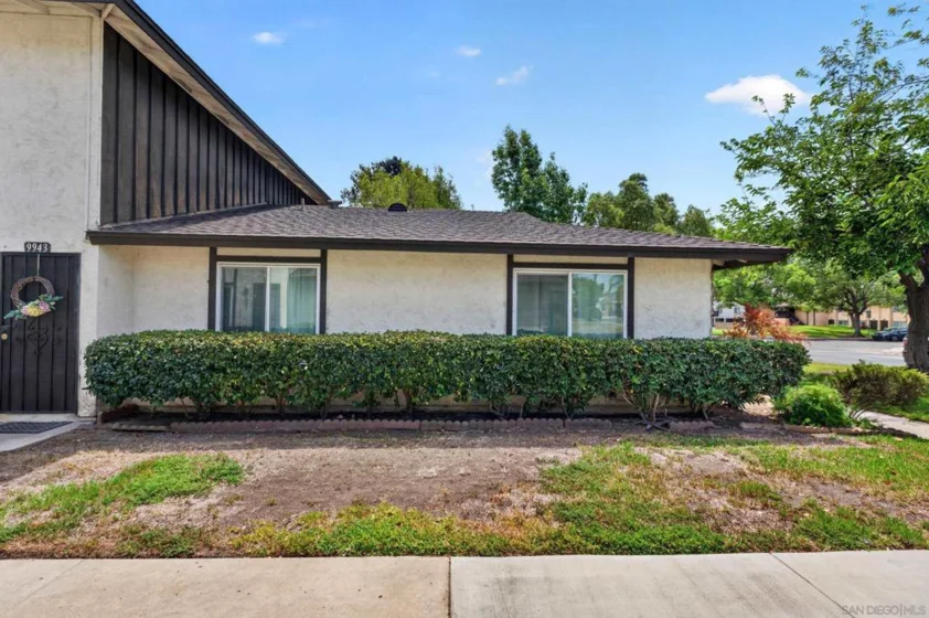 9941 Woodpark photo 28