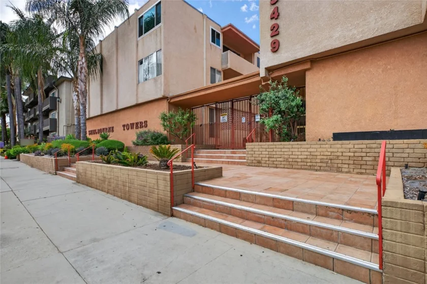 5429 Newcastle #204 photo 1