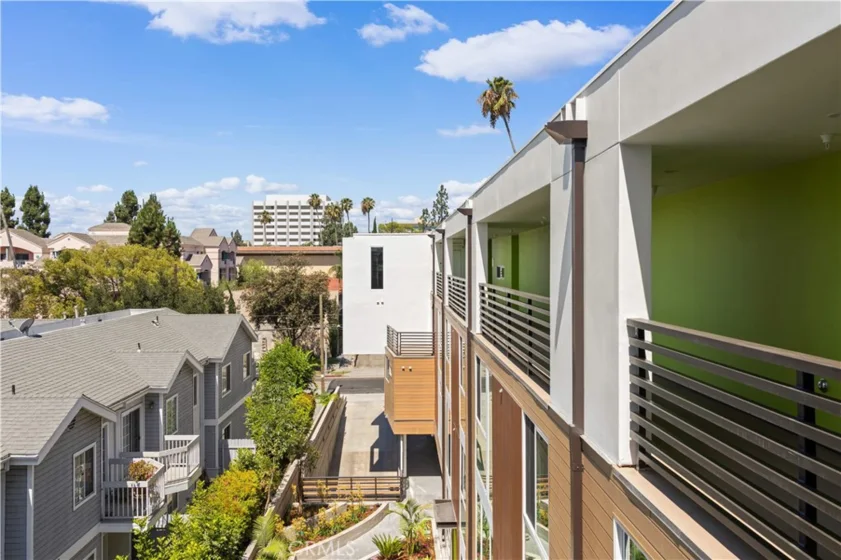 176 N Catalina Avenue #404 photo 38