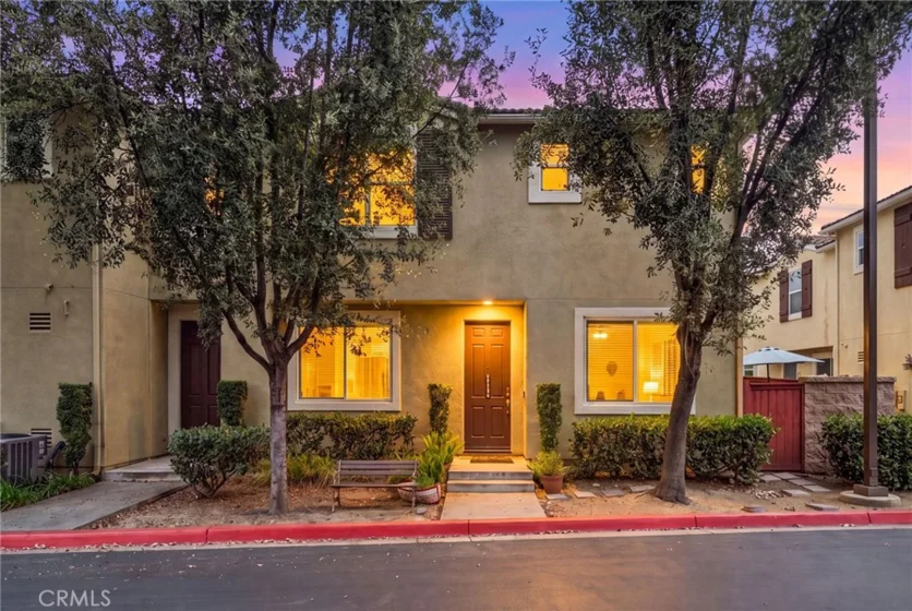 27571 Darrington Avenue #2 photo 3