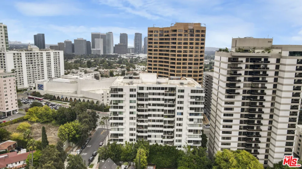 10433 Wilshire Boulevard #808 photo 22