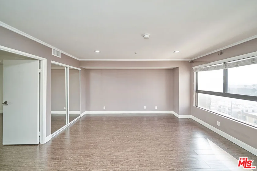 727 S Ardmore Avenue #801 photo 6