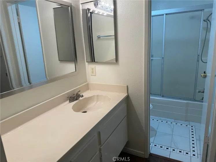 5460 White Oak photo 18