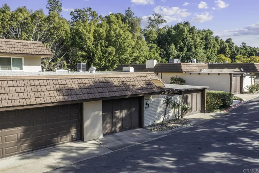 4234 Collwood Lane photo 1