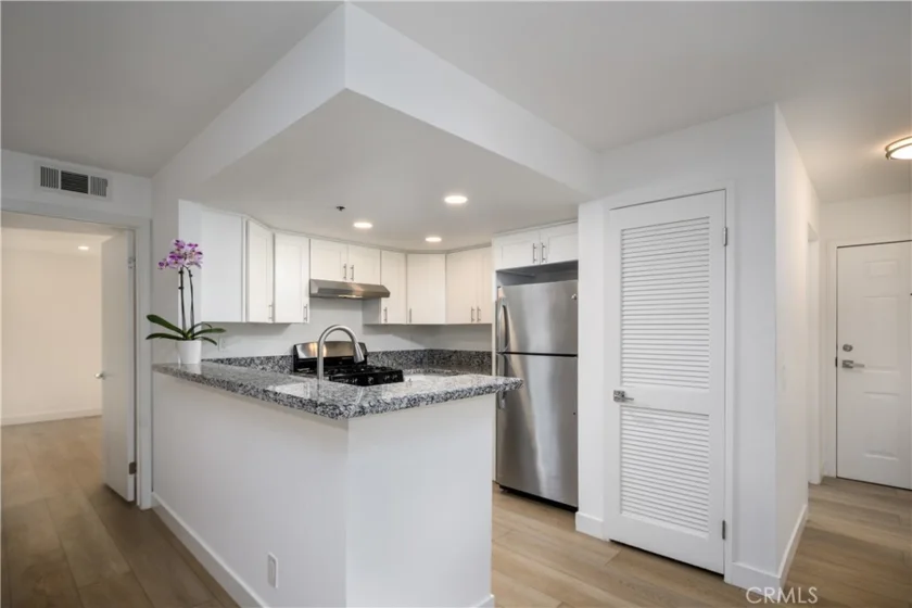35 Linden photo 9