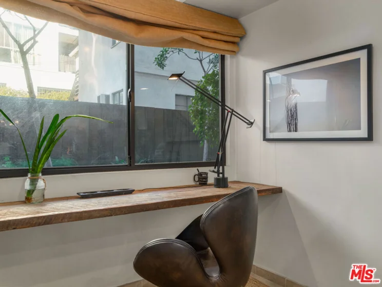 1133 N Clark Street #103 photo 7