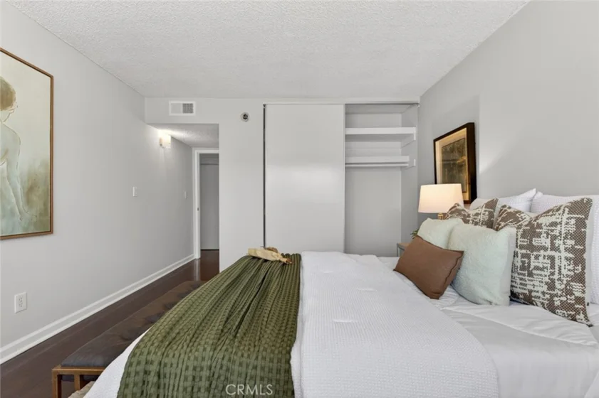 5412 Lindley Avenue #322 photo 19