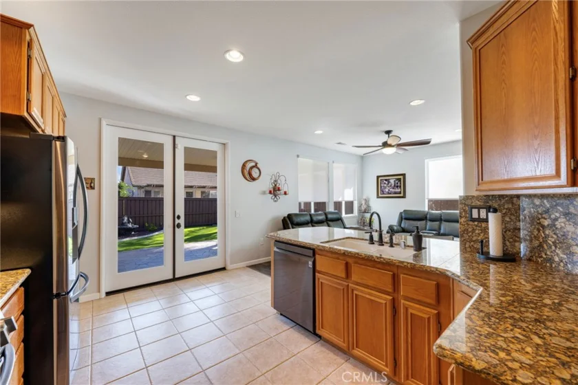 39416 Cardiff Avenue photo 15