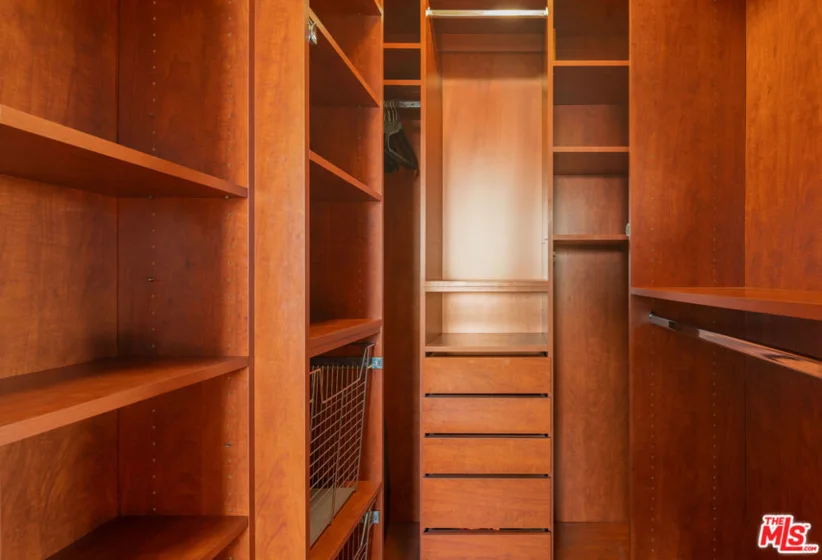 1133 N Clark Street #103 photo 26