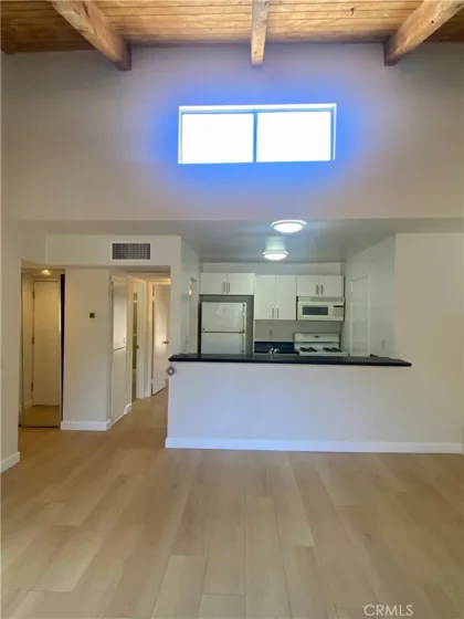 18350 Hatteras photo 4