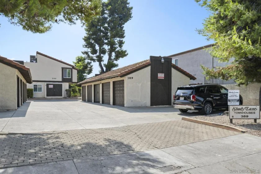 389 Shady Lane #I photo 22