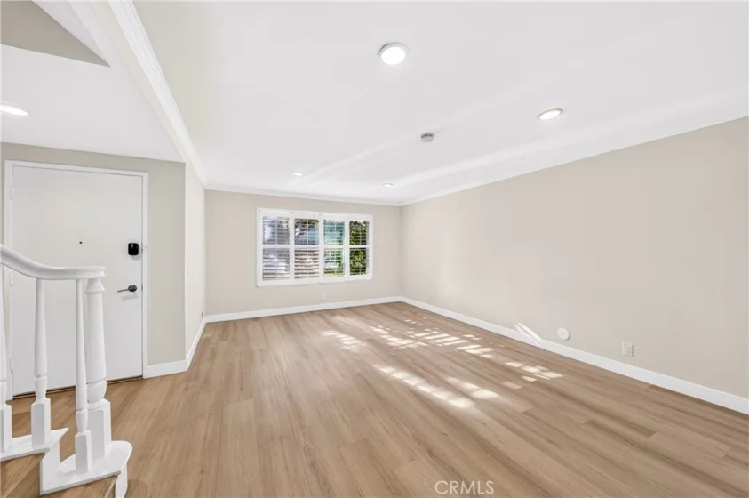 4657 Larwin photo 5