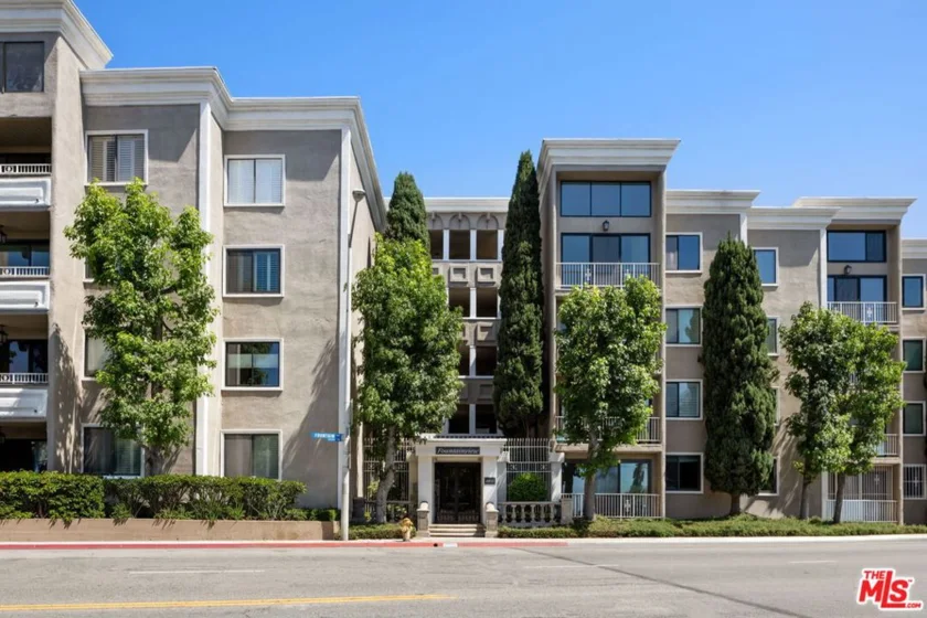 8455 Fountain Avenue #301 photo 2