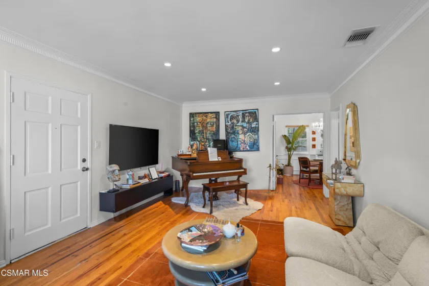 15234 Dickens Street #1/4 photo 4