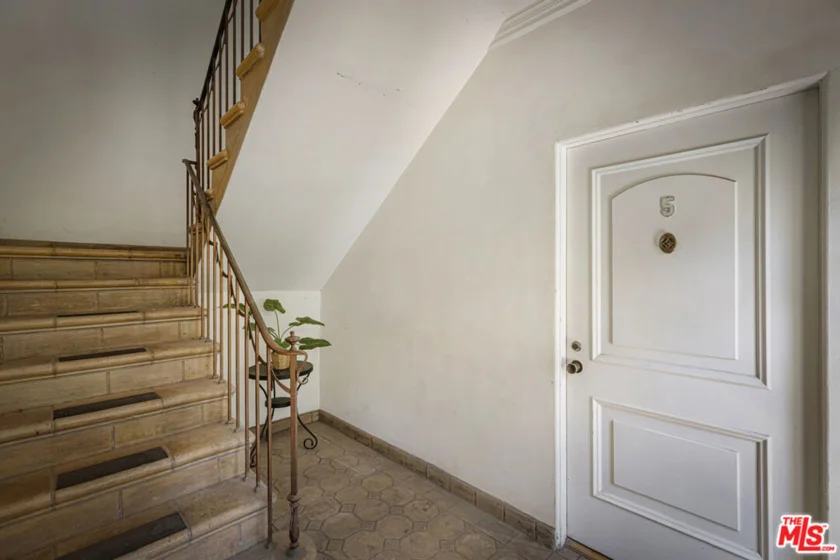 1143 S Westmoreland Avenue #5 photo 3