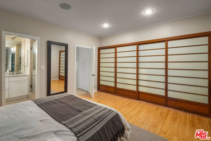 1133 N Clark Street #103 photo 18