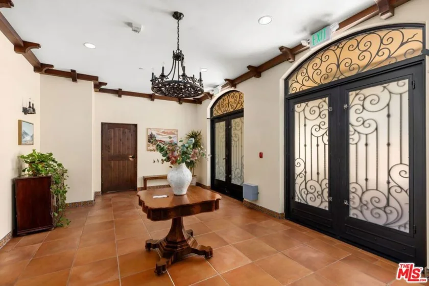 5037 Rosewood Avenue #101 photo 27