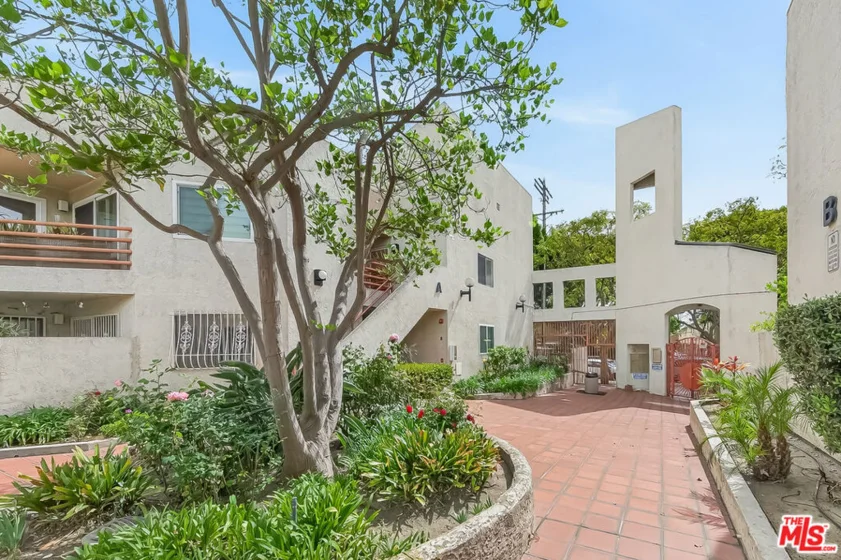 1118 Valencia Street #310 photo 33