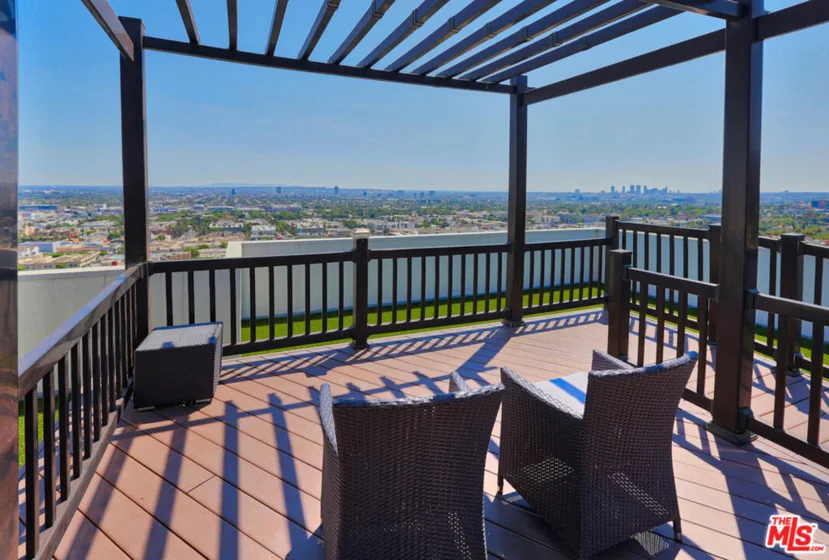 7250 Franklin Avenue #1006 photo 12