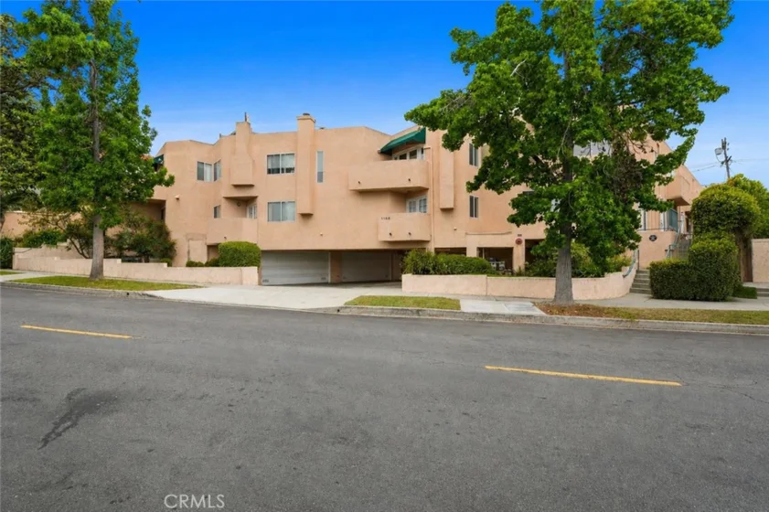 1158 W 11th Street #J photo 31