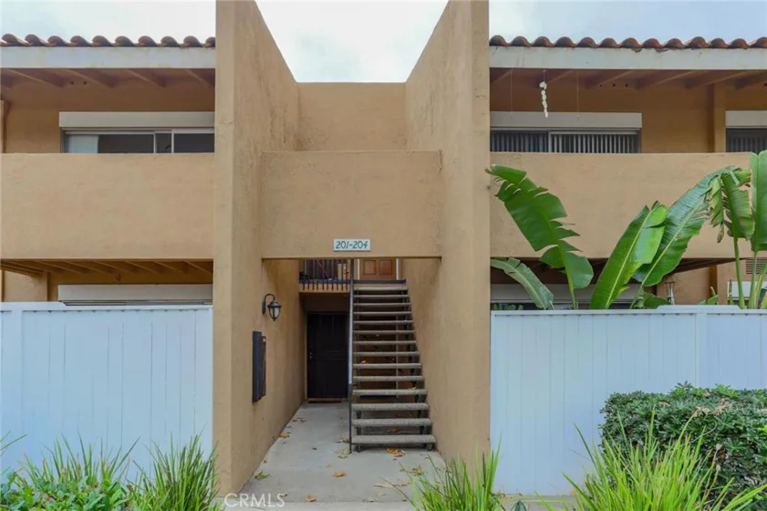 1101 W Macarthur Boulevard #204 photo 1