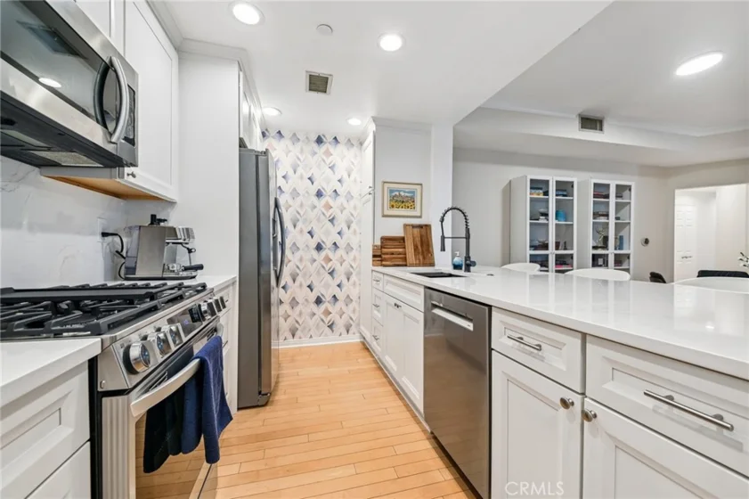 12000 Goshen Avenue #203 photo 3