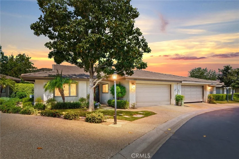 38335 Oaktree photo 2