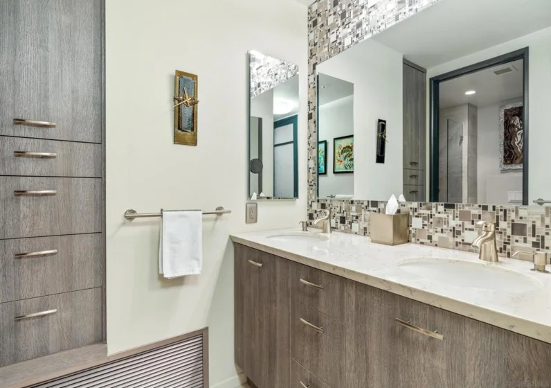 500 W Harbor Drive #1303 photo 9