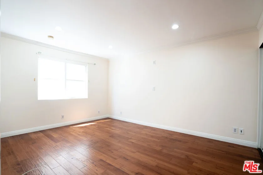 433 S Manhattan Place #108 photo 22
