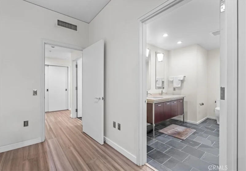 1155 S Grand #426 photo 23