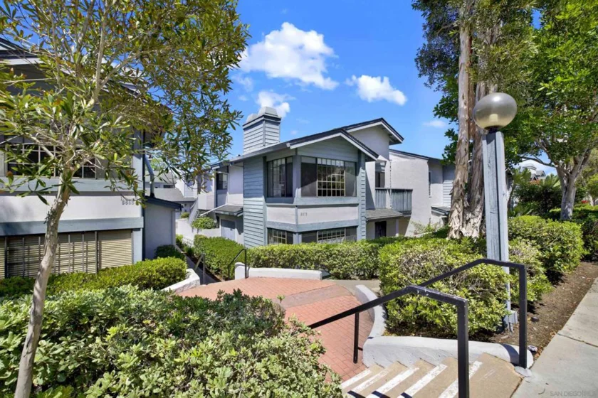 8878 Regents Road #201 photo 16