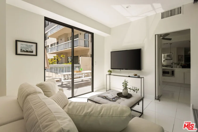 4460 Wilshire Boulevard #207 photo 21