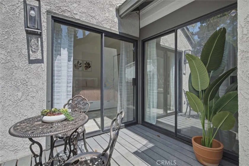 2538 W Macarthur Boulevard ##J photo 22