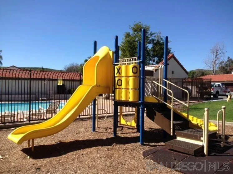 9821 Caspi Gardens #8 photo 7