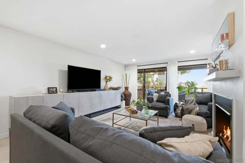 2928 Lawrence photo 62